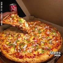 Rebanada de pizza con queso