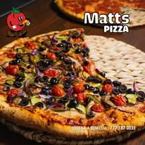 Pizza con aceitunas y jitomate